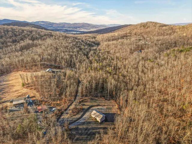 $355,000 | 324 Old Wagon Road, Luray, VA 22835
