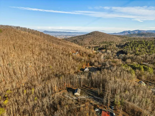 $355,000 | 324 Old Wagon Road, Luray, VA 22835