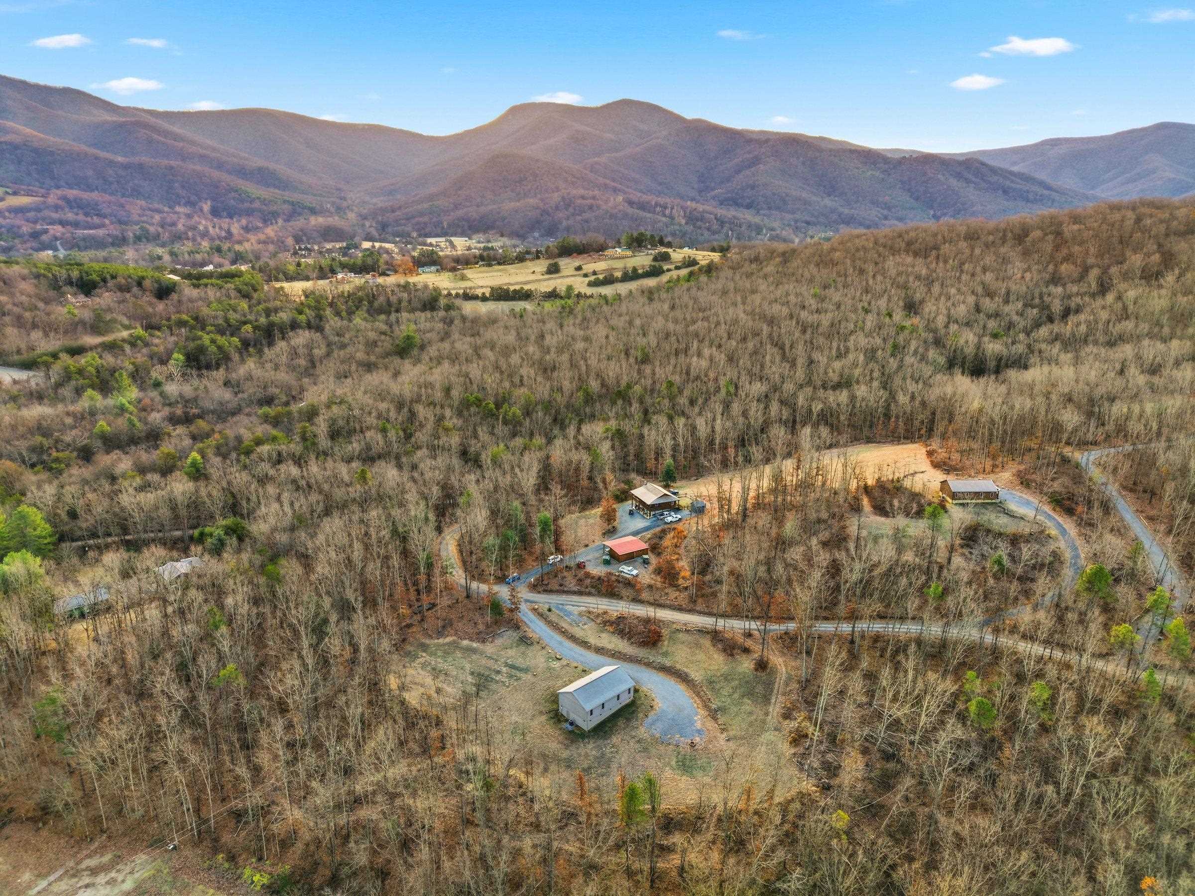 324 Old Wagon Road Luray, VA 22835 - Photo 5 of 46