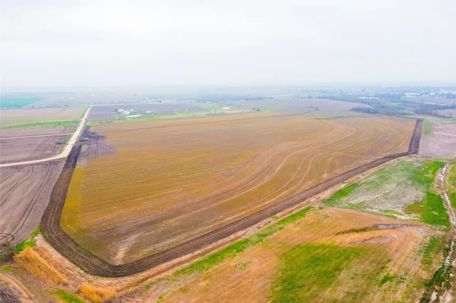 $8,899,999 | 95 & Cr, Granger, TX 76530