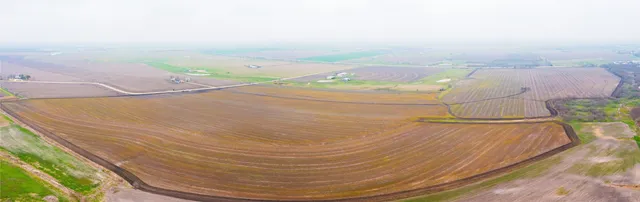 $8,899,999 | 95 & Cr, Granger, TX 76530