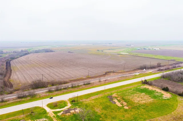 $8,899,999 | 95 & Cr, Granger, TX 76530