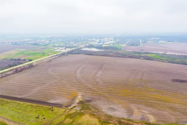 $8,899,999 | 95 & Cr, Granger, TX 76530