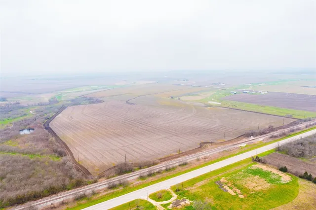 $8,899,999 | 95 & Cr, Granger, TX 76530