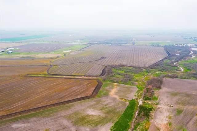 $8,899,999 | 95 & Cr, Granger, TX 76530