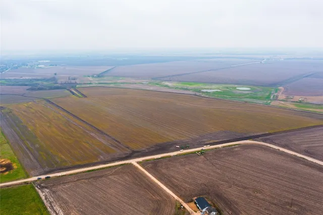 $8,899,999 | 95 & Cr, Granger, TX 76530