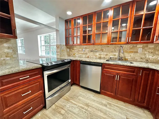 $1,900 | 2301 Northeast 14th Street Causeway, Unit 306E, Pompano Beach, FL 33062