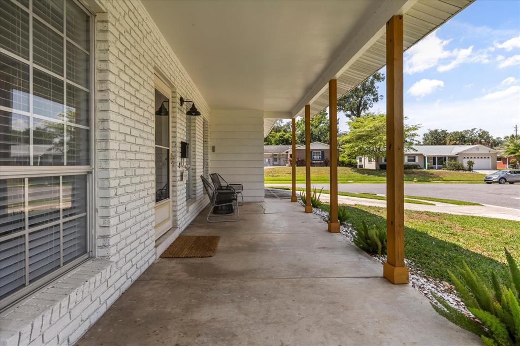 611 Bryan Court Altamonte Springs, FL 32701 - Photo 5 of 37 a view of a pathway with a balcony