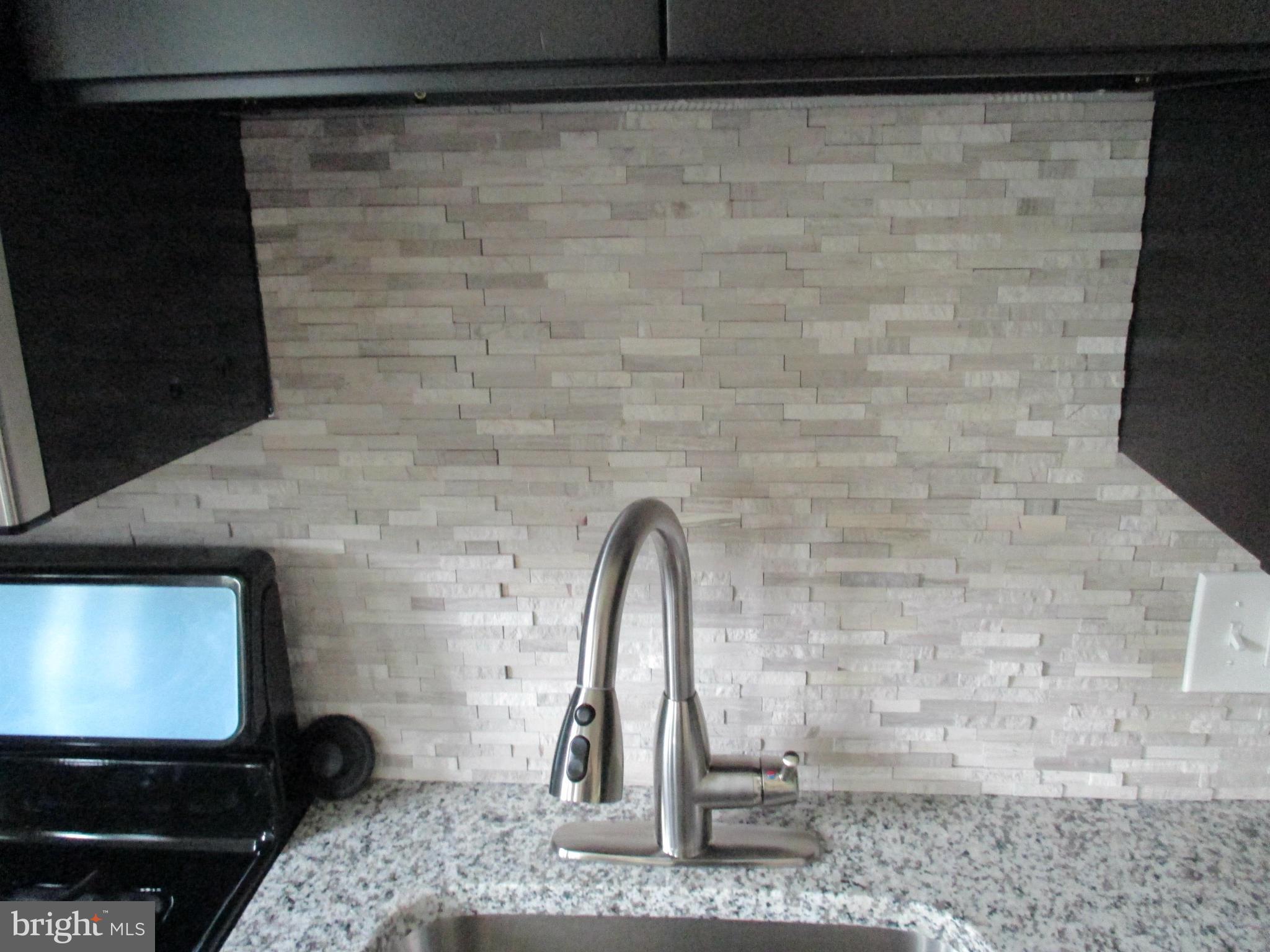 5644 Whitby Road Baltimore, MD 21206 - Photo 11 of 30 Mosaic Back Splash