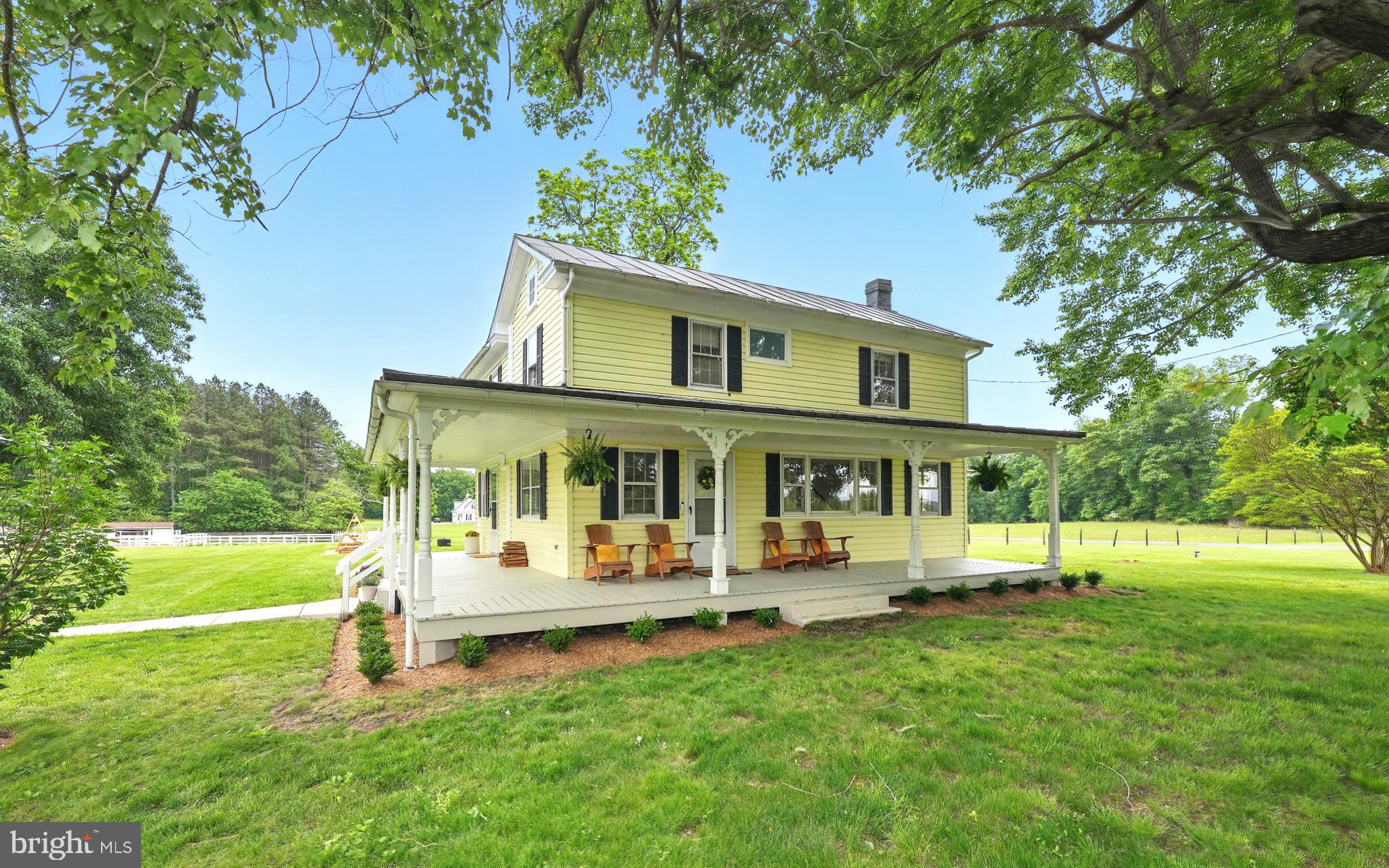 Charming Farmhouse!