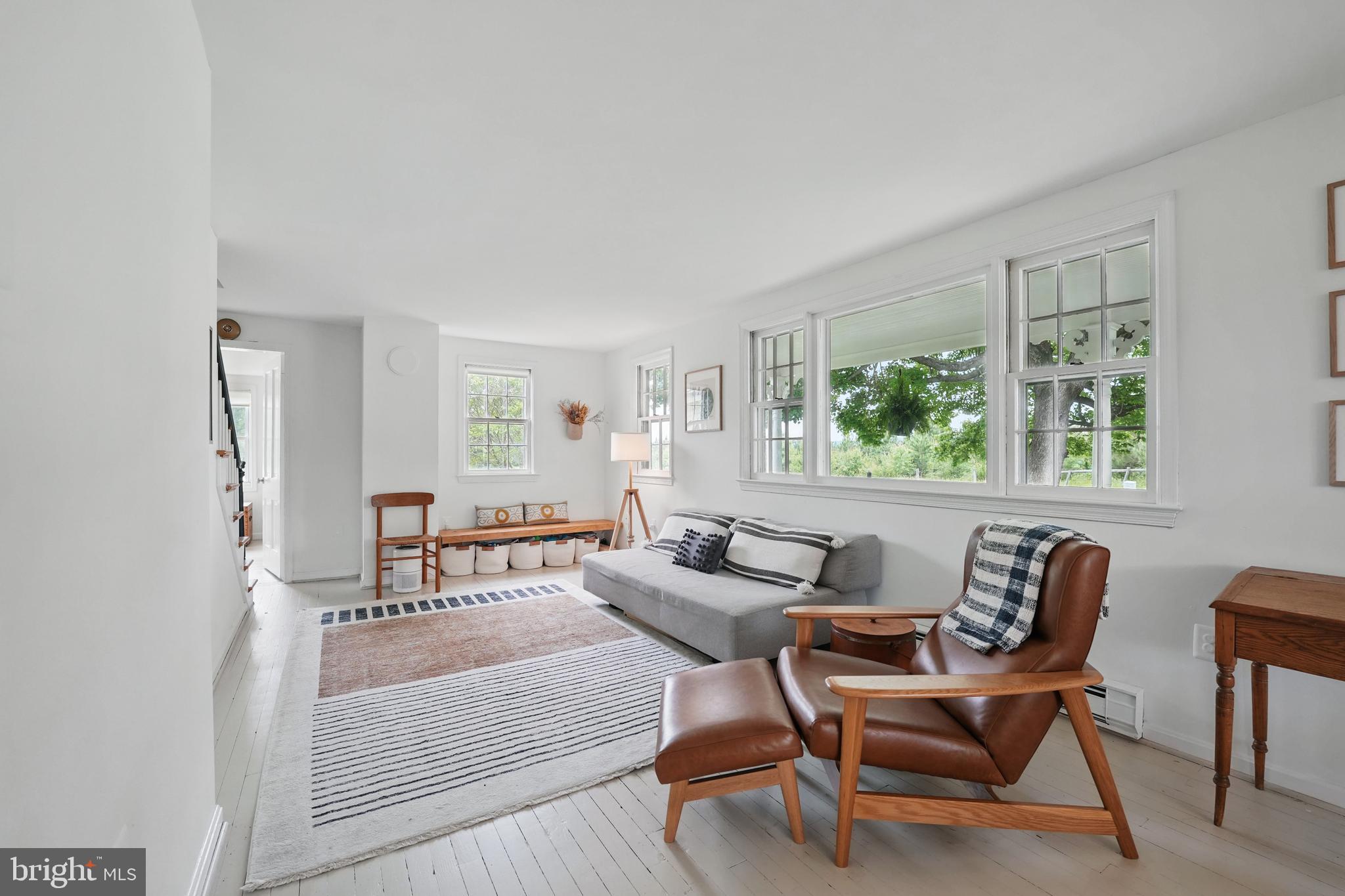 43225 Lucketts Road Leesburg, VA 20176 - Photo 18 of 49 Bright and Airy Living Room