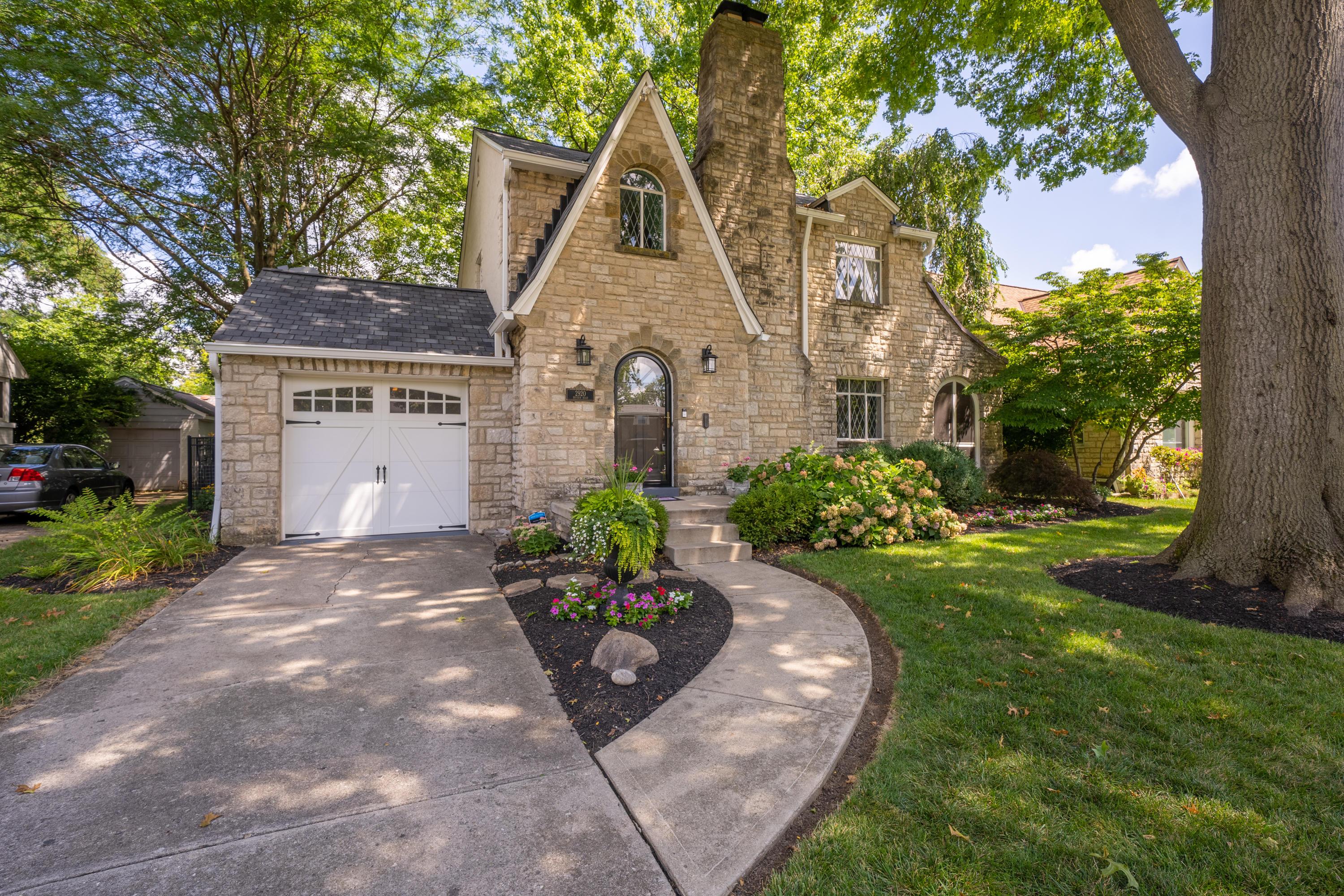 2920 Bryden Road Columbus, OH 43209 - Photo 2 of 48