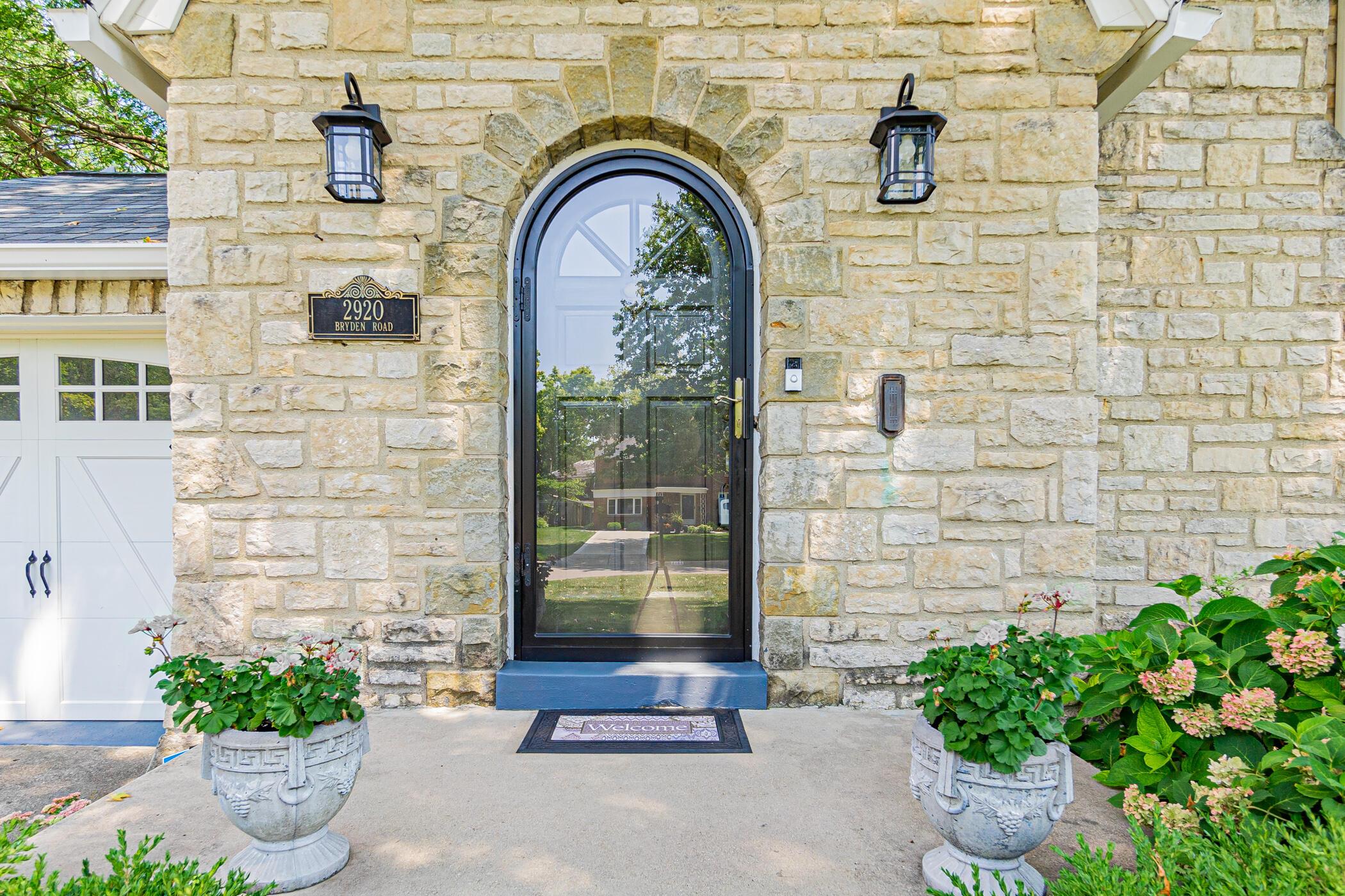 2920 Bryden Road Columbus, OH 43209 - Photo 4 of 48