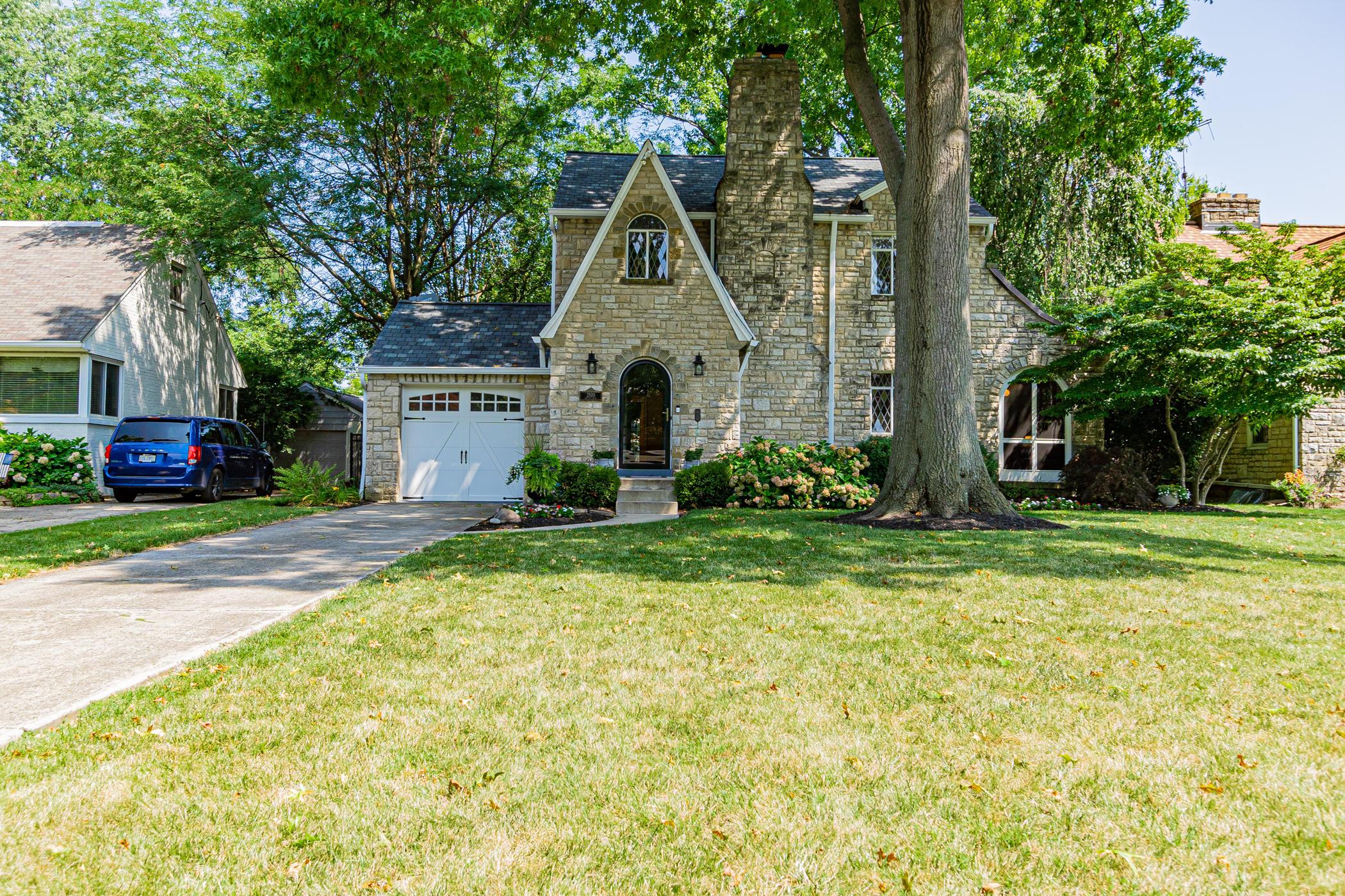 2920 Bryden Road Columbus, OH 43209 - Photo 5 of 48