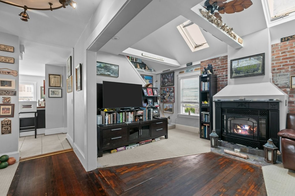 21 Slocum Street, Unit 2 Newport, RI 02840 - Photo 9 of 15