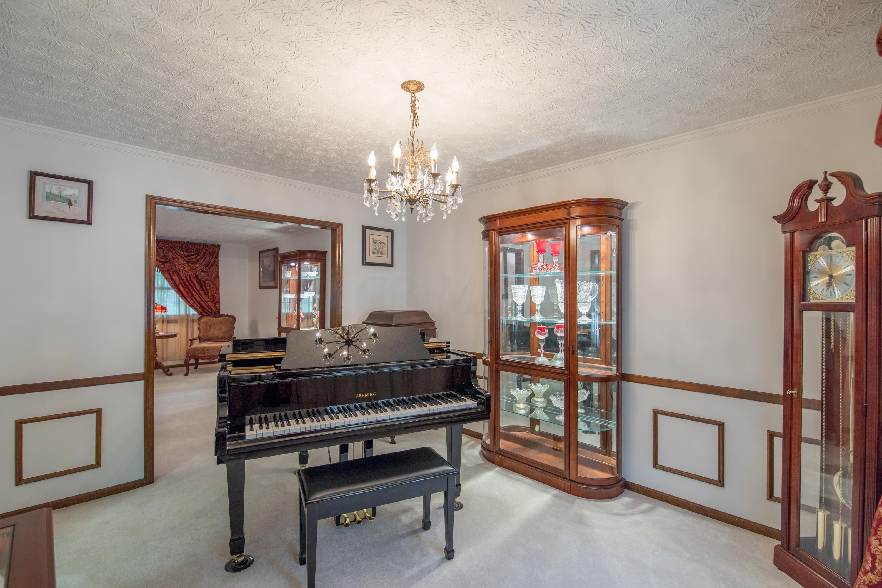 673 Indian Mound Road Columbus, OH 43213 - Photo 10 of 64 Gallery Image 10