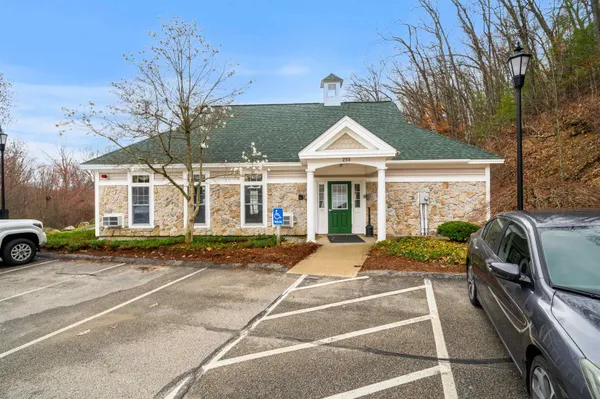 $350,000 | 265 Edward J Roy Drive, Unit 319, Manchester, NH 03104