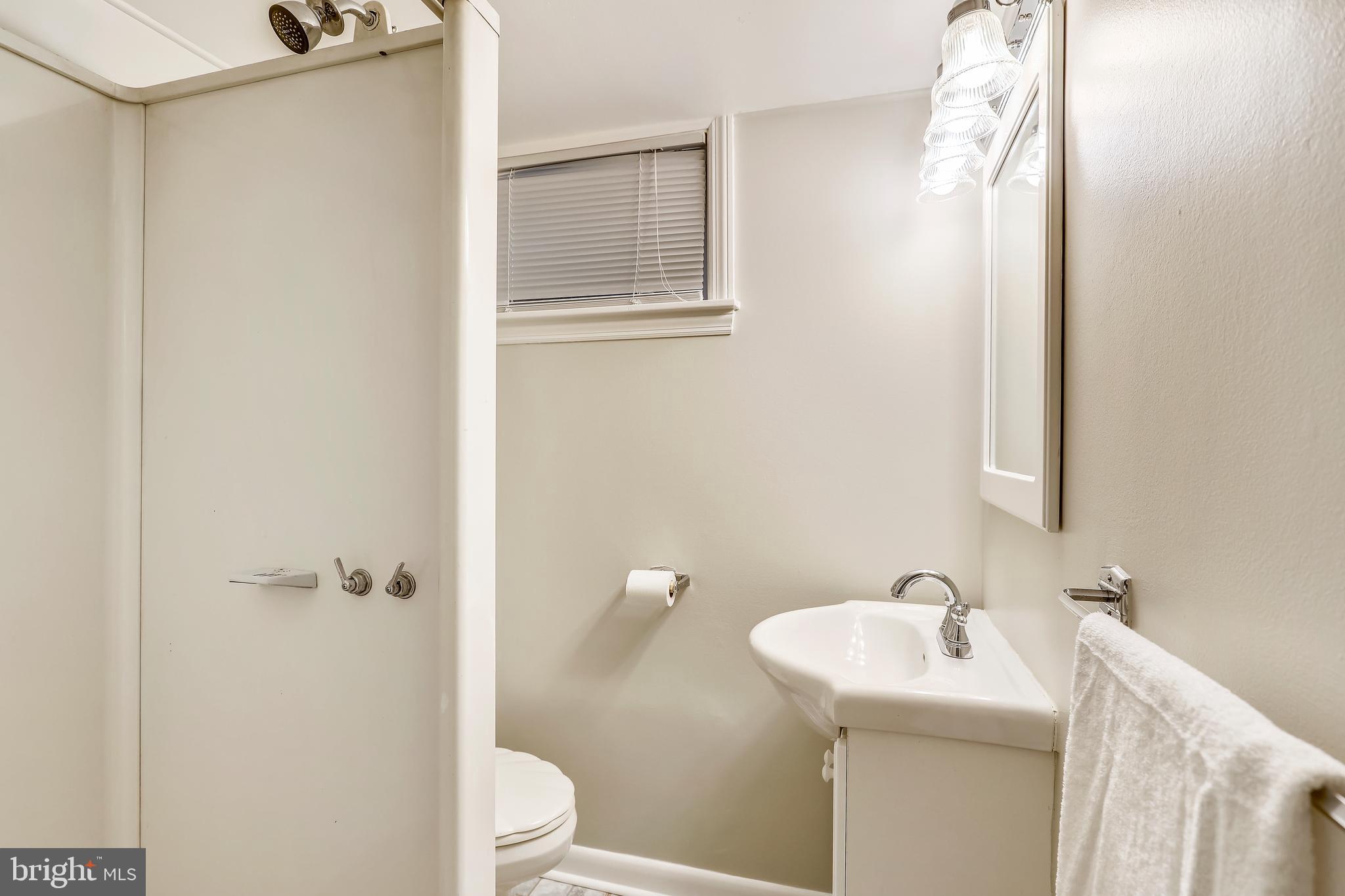 1001 Roswell Drive Silver Spring, MD 20901 - Photo 39 of 50