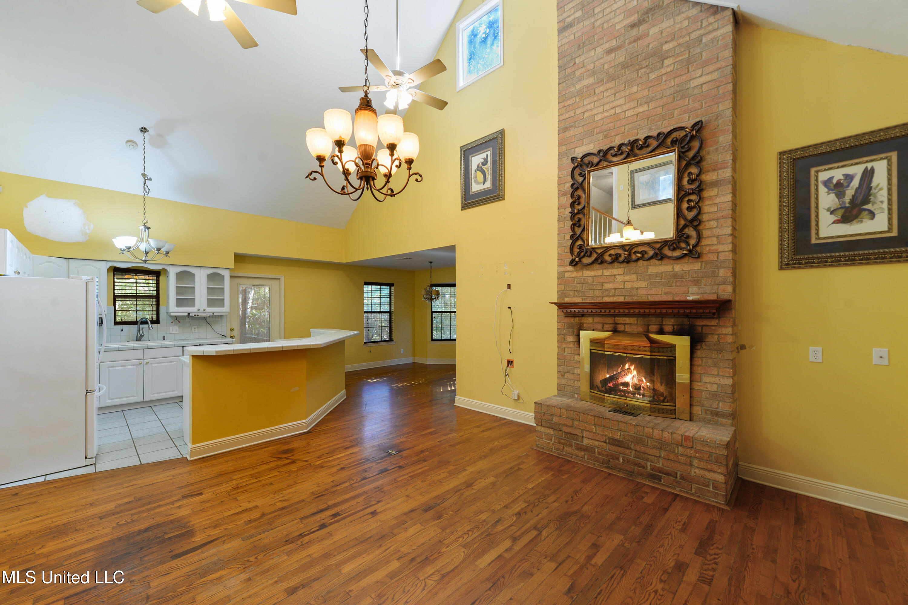 11054 Coleman Road Gulfport, MS 39503 - Photo 5 of 24 Living Room View From Front Door
