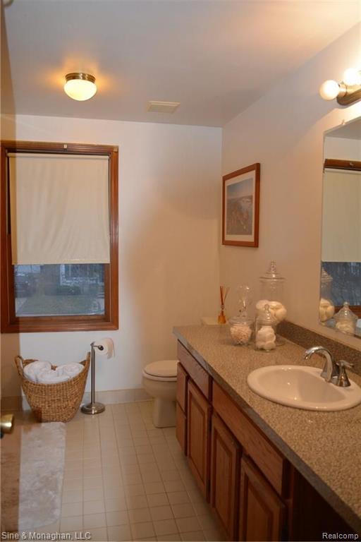 2072 Ridgemont Road Grosse Pointe Woods, MI 48236 - Photo 12 of 13