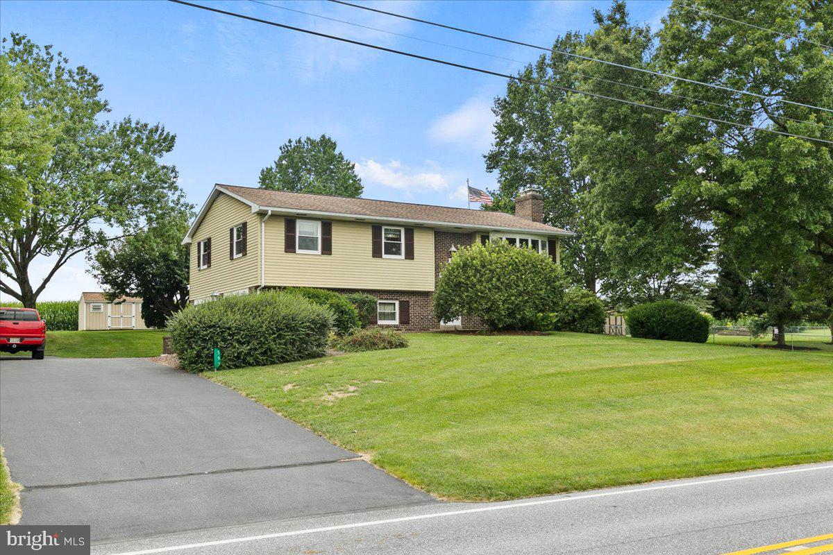592 Prospect Road Manheim, PA 17545 - Photo 3 of 52 Gallery Image 3