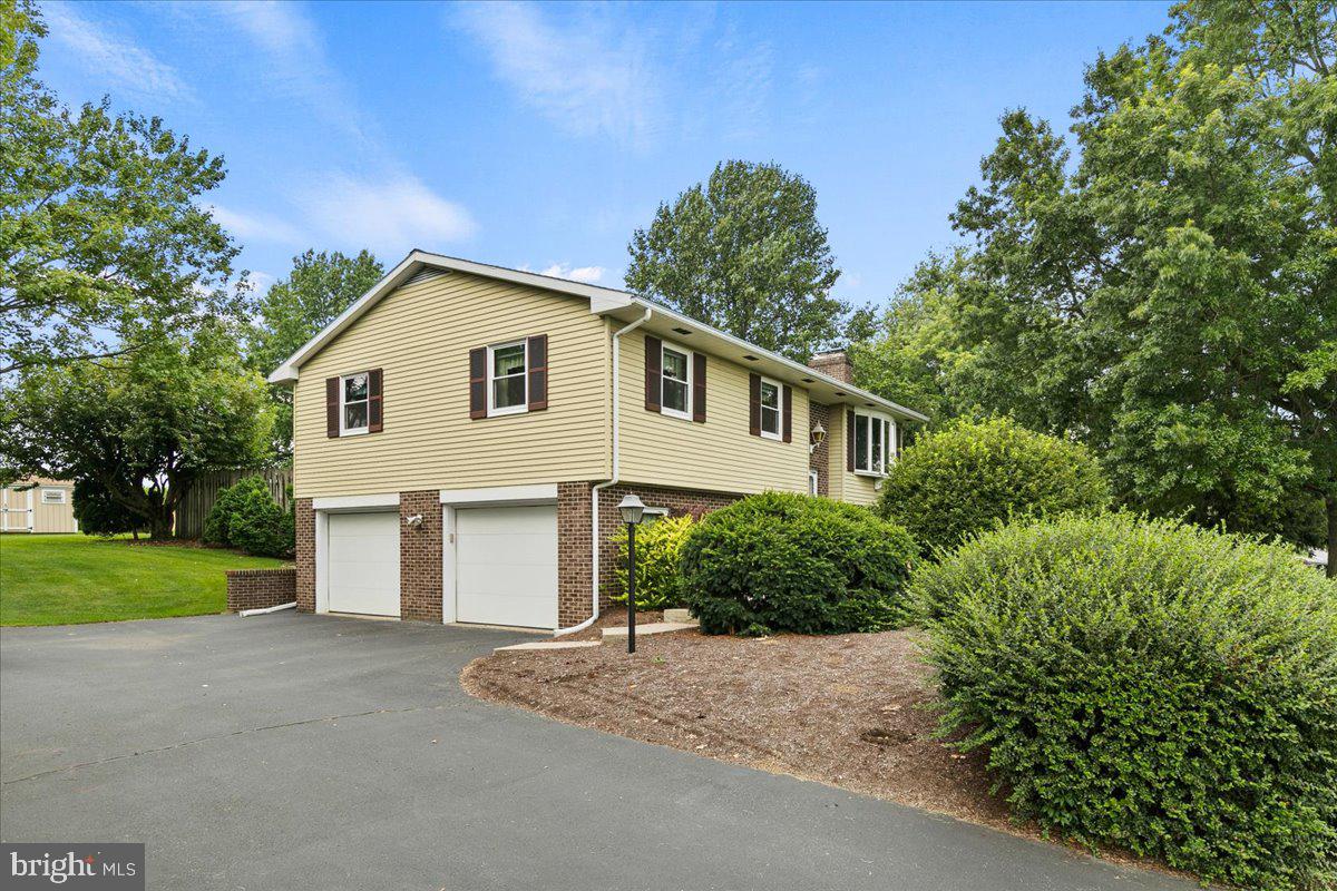 592 Prospect Road Manheim, PA 17545 - Photo 4 of 52 Gallery Image 4