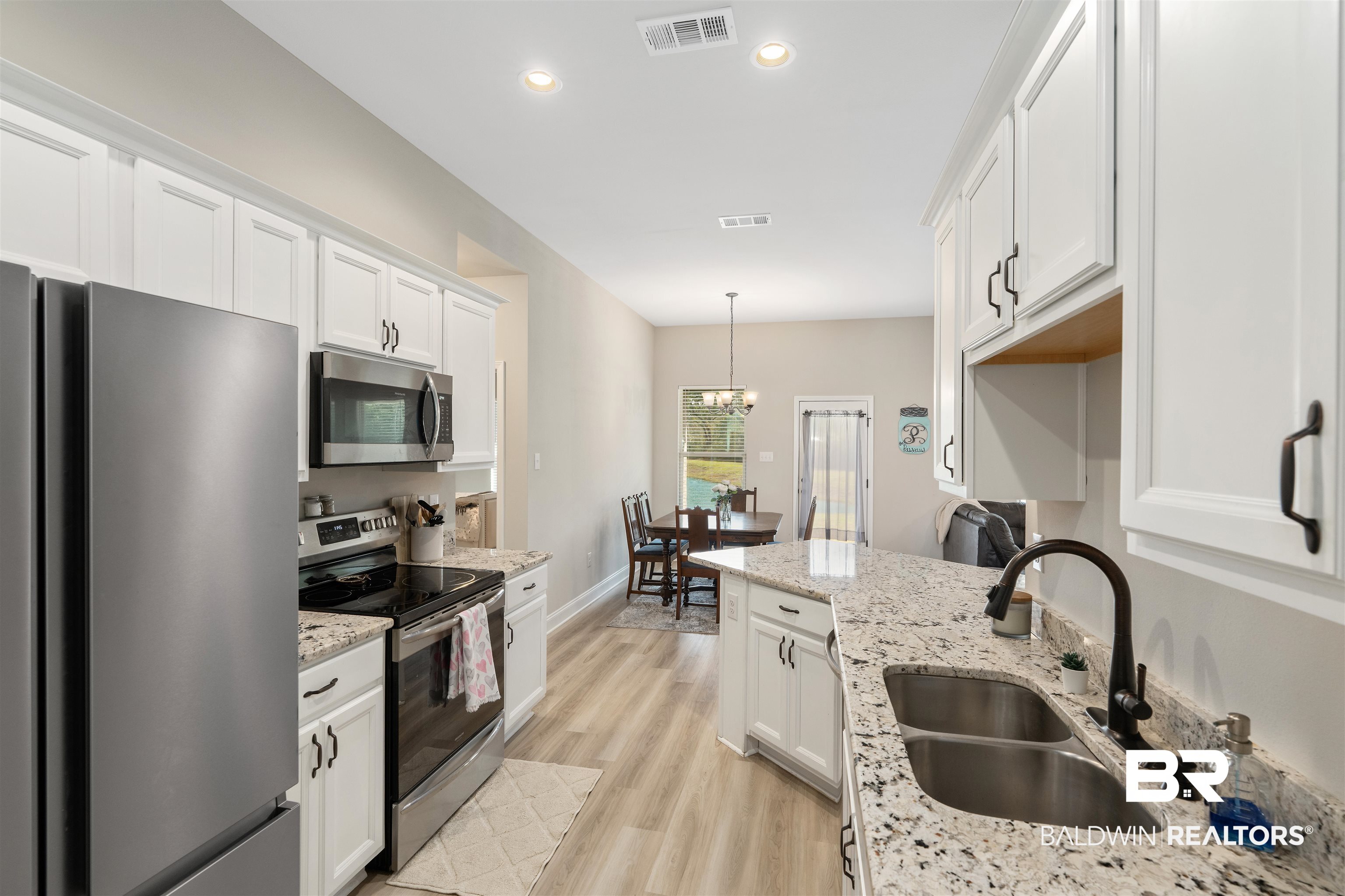 906 Gibson Court Foley, AL 36535 - Photo 3 of 30
