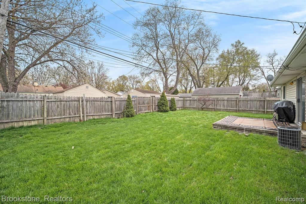 4108 Kent Road Royal Oak, MI 48073 - Photo 23 of 26