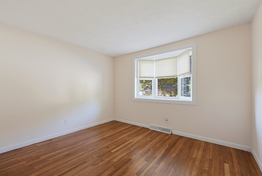 17 West Vanston Road Stoughton, MA 02072 - Photo 16 of 26