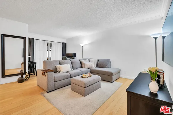 $445,000 | 5651 North Sumner Way, Unit 102, Culver City, CA 90230