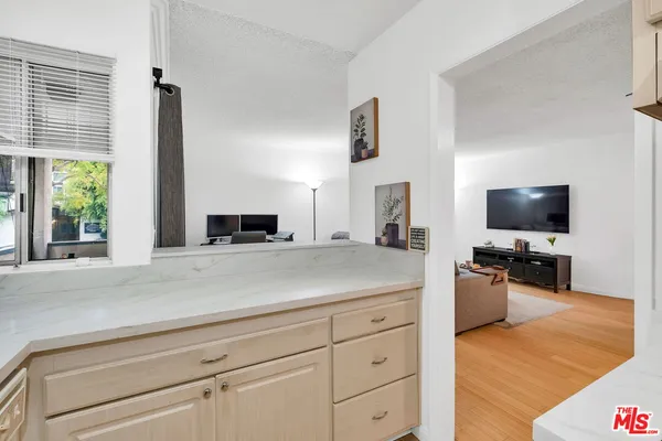 $445,000 | 5651 North Sumner Way, Unit 102, Culver City, CA 90230