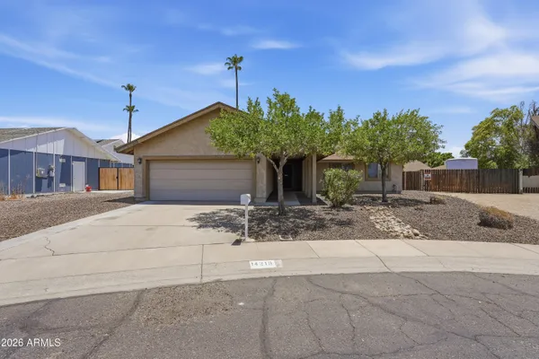$389,900 | 14215 North 39th Drive, Phoenix, AZ 85053