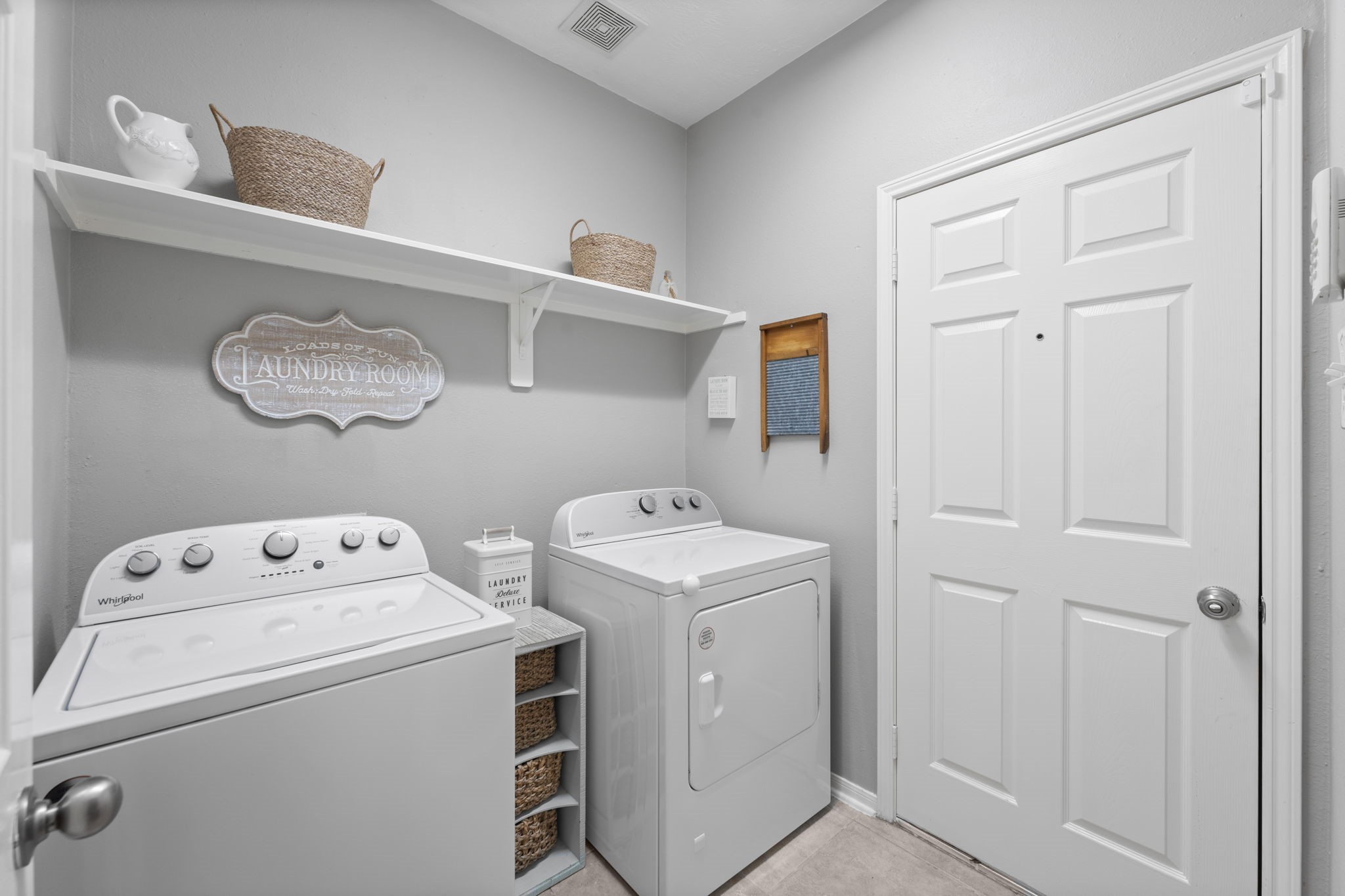 8407 Oak Villa Court Spring, TX 77389 - Photo 15 of 40 a utility room with dryer and washer