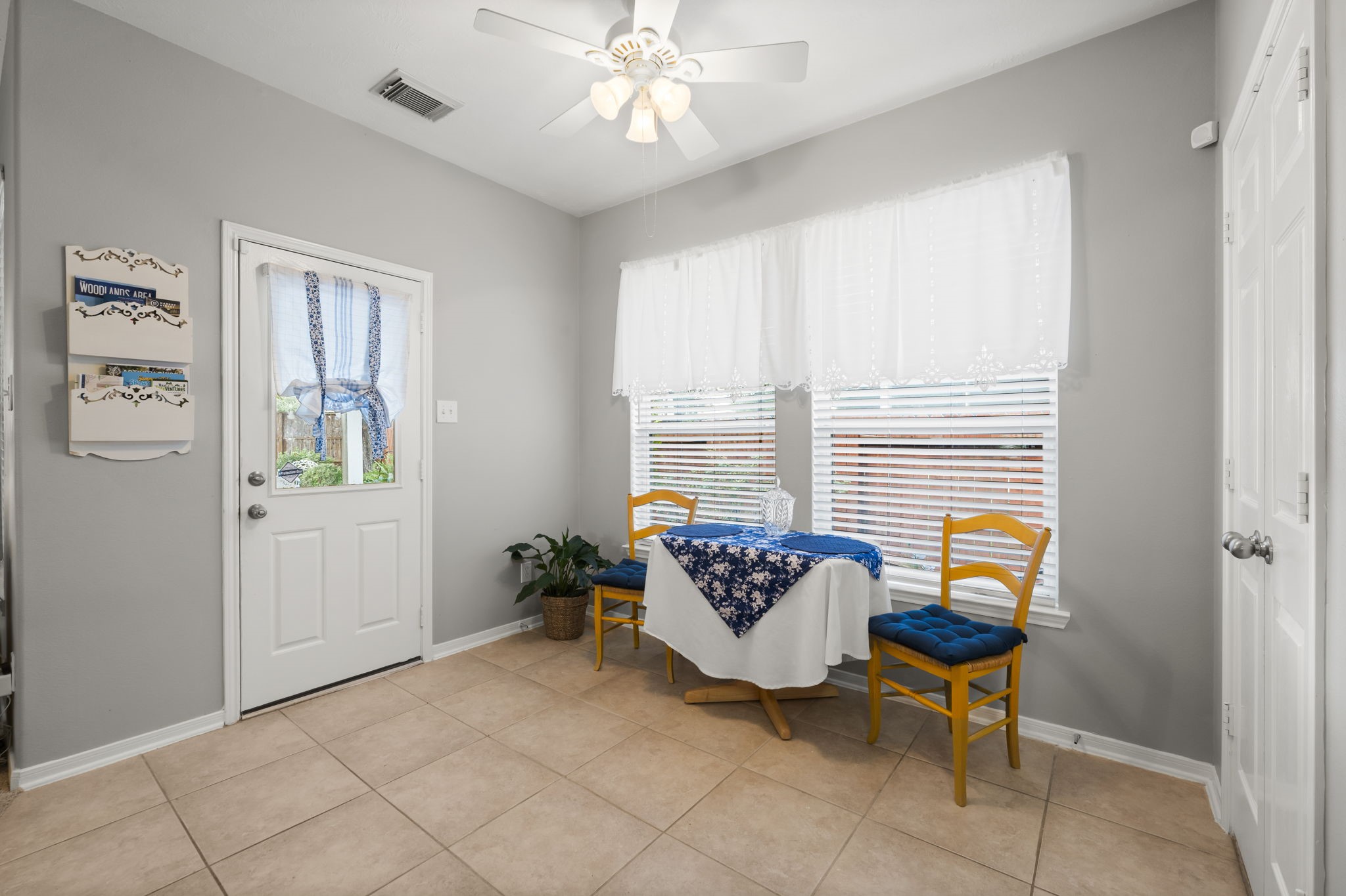 8407 Oak Villa Court Spring, TX 77389 - Photo 16 of 40 a living room with furniture and decor