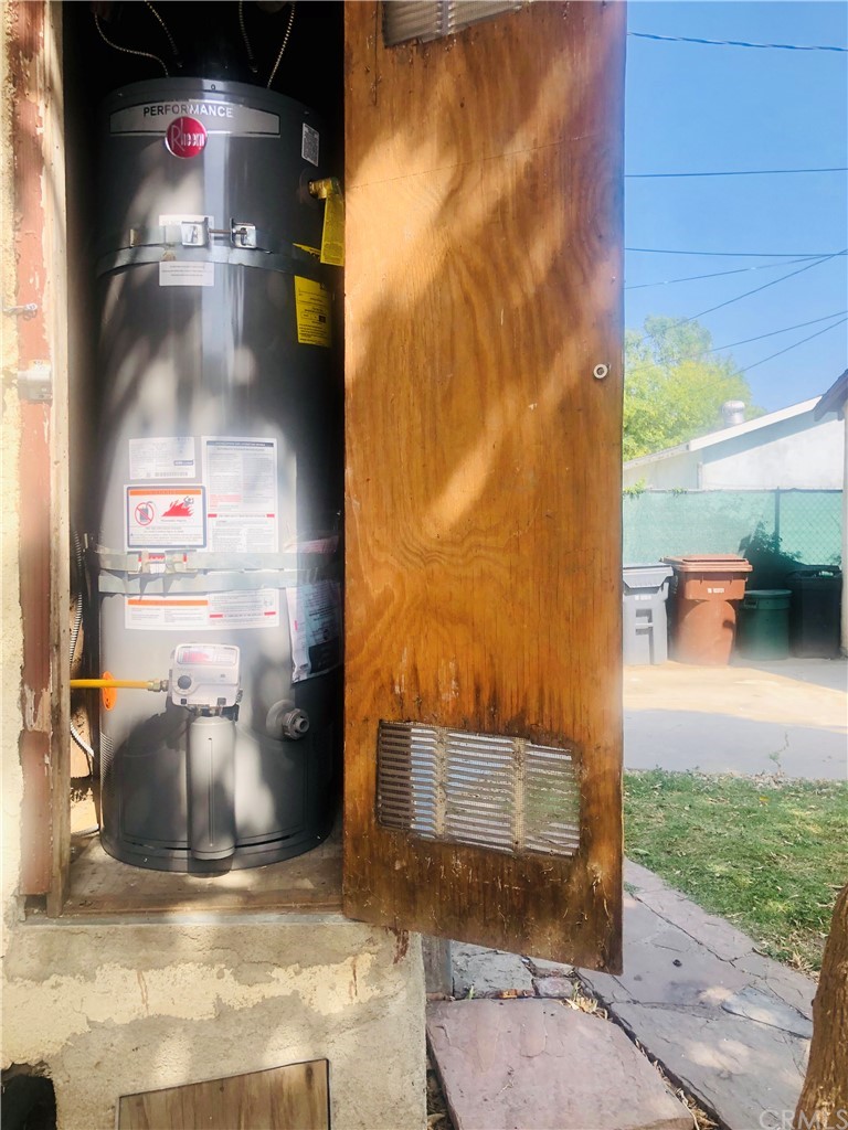 406 West Elm Street Compton, CA 90220 - Photo 13 of 16