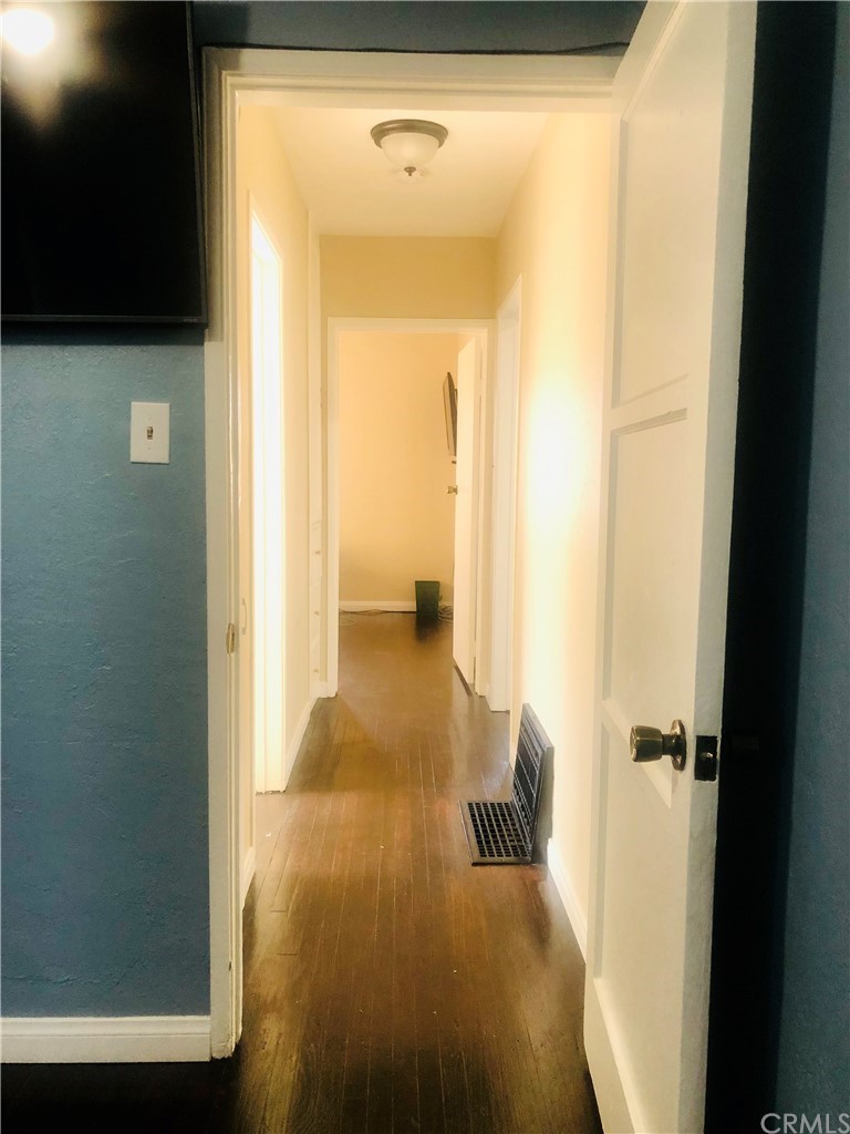 406 West Elm Street Compton, CA 90220 - Photo 4 of 16 a view of living room