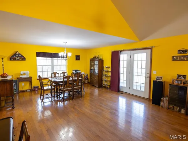 $988,300 | 1175 Pike 41, Bowling Green, MO 63334