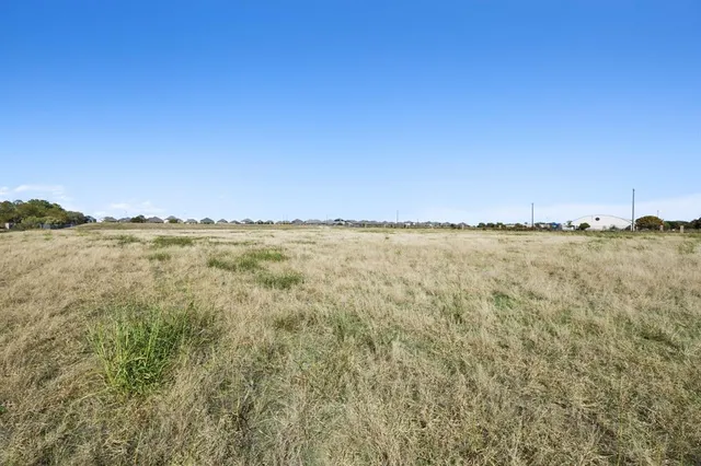 $1,000,000 | 7301 Silo Road, Arlington, TX 76002