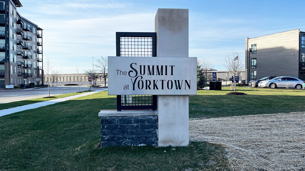 331 Summit Circle Lombard, IL 60148 - Photo 29 of 47 a view of a garden with staircase