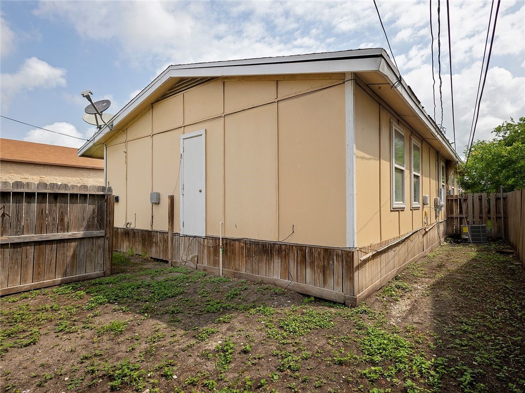 1802 16th Street Corpus Christi, TX 78404 - Photo 2 of 18