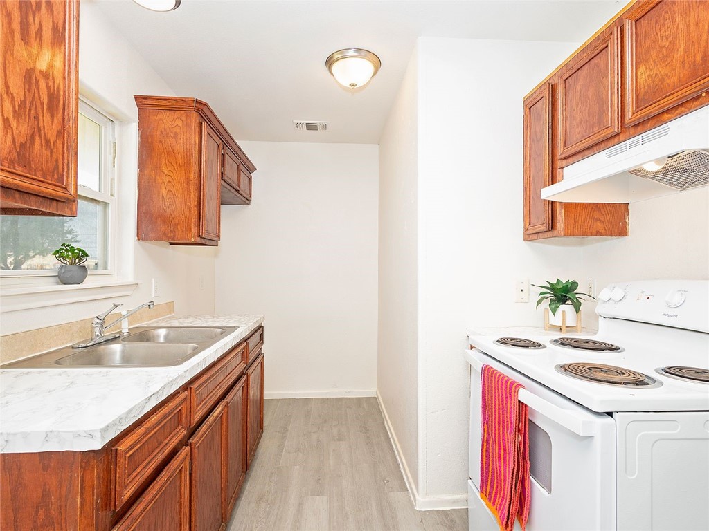 1802 16th Street Corpus Christi, TX 78404 - Photo 7 of 18