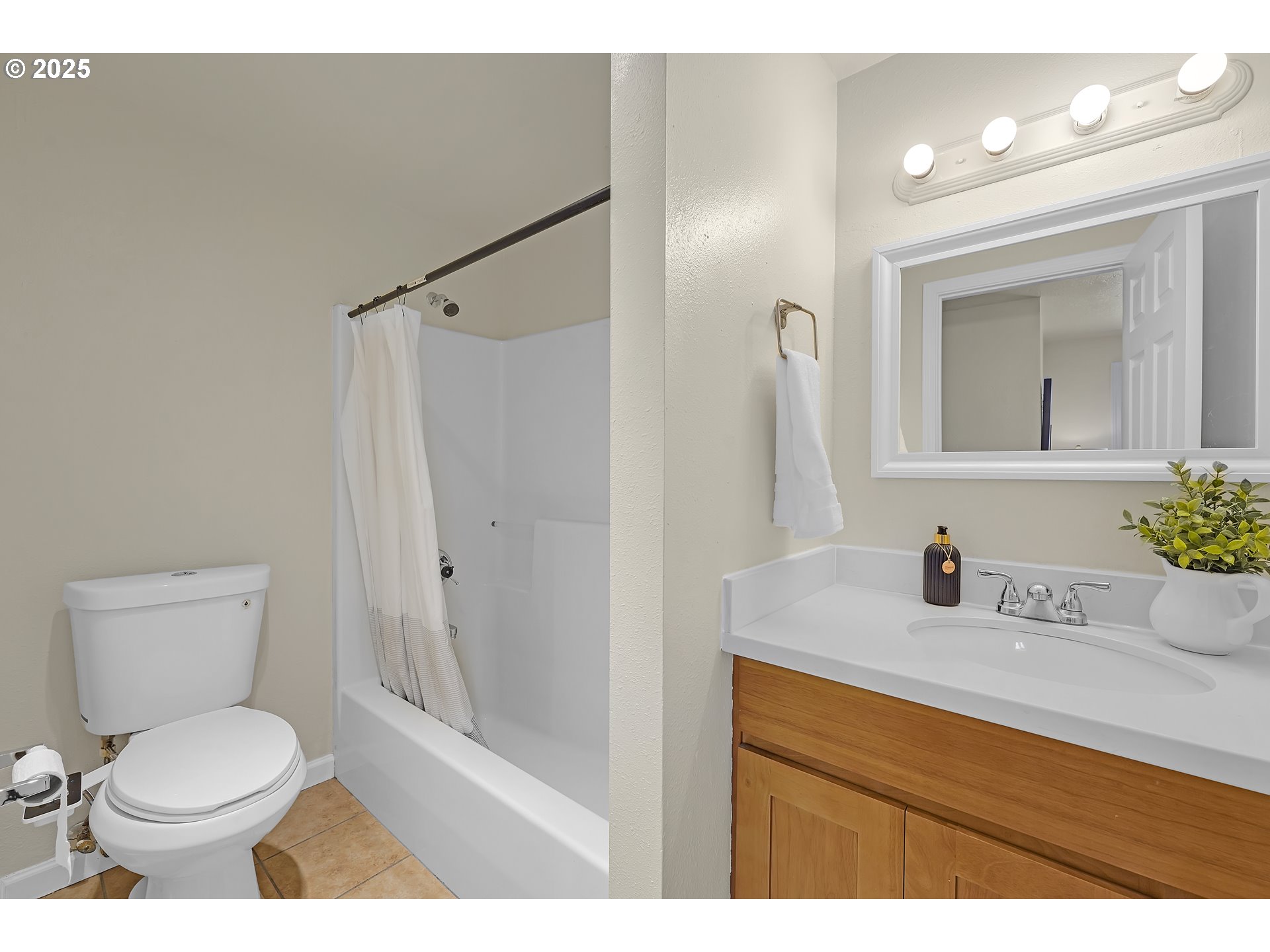 9212 Southeast Bush Street Portland, OR 97266 - Photo 21 of 25