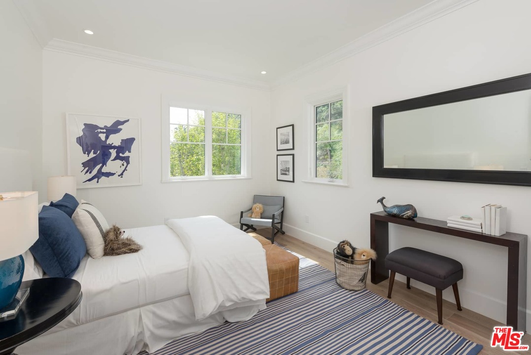 12090 Chalon Road Los Angeles, CA 90049 - Photo 37 of 47 Gallery Image 37