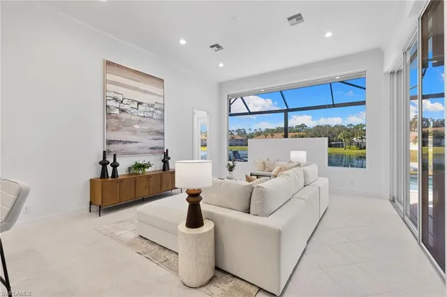 $2,395,000 | 1624 Manchester Court, Naples, FL 34109