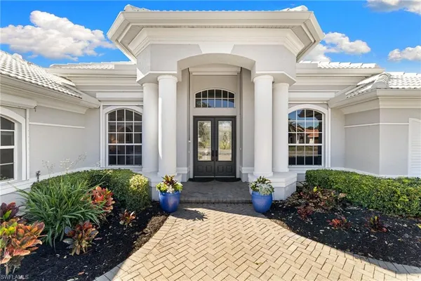 a house view with a outdoor space