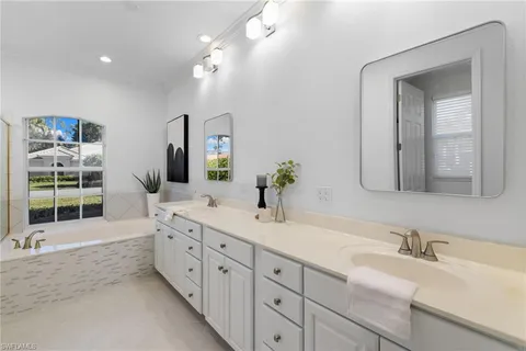 $2,395,000 | 1624 Manchester Court, Naples, FL 34109