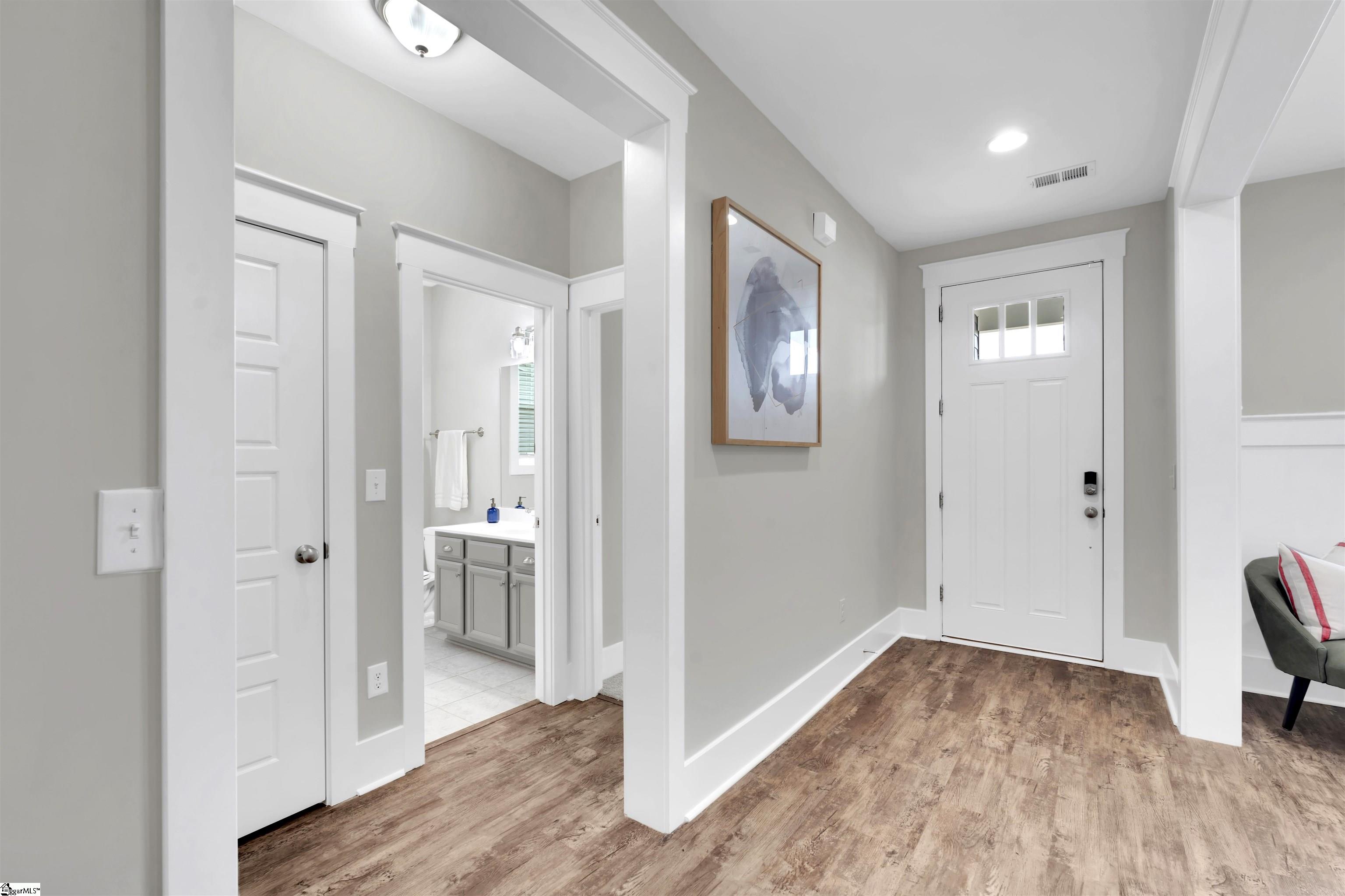 4 Townsend Avenue Greer, SC 29651 - Photo 8 of 36 Gallery Image 8