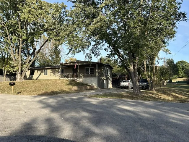 $375,000 | 13348 185th Street, Linwood, KS 66052