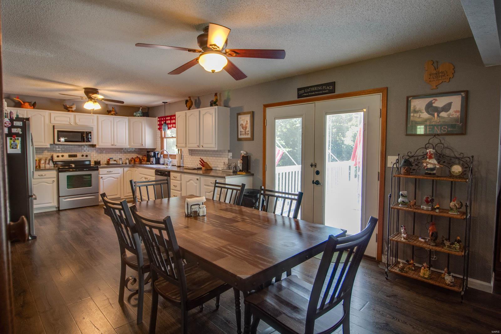 6104 Wenzel Road Alton, IL 62002 - Photo 14 of 64