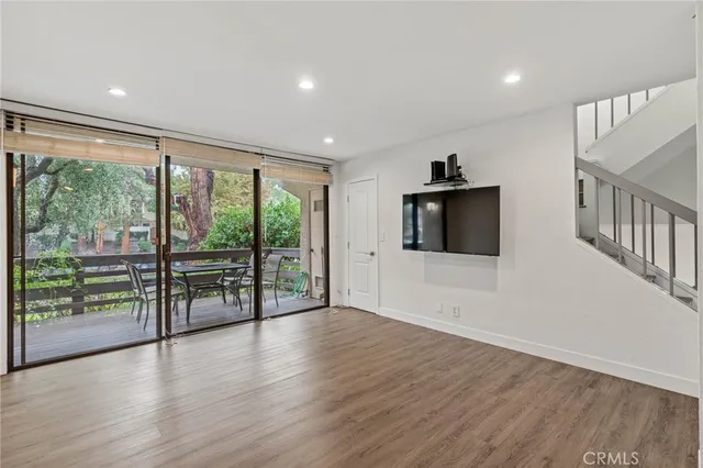 $4,995 | 5757 Owensmouth Avenue, Unit 1, Woodland Hills, CA 91367